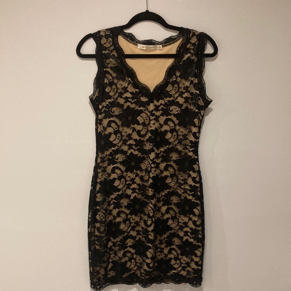 Women’s Liberty Love Sleeveless Lace Overlay Dress